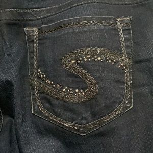 Free top- Silver mid rise jeans Suki style